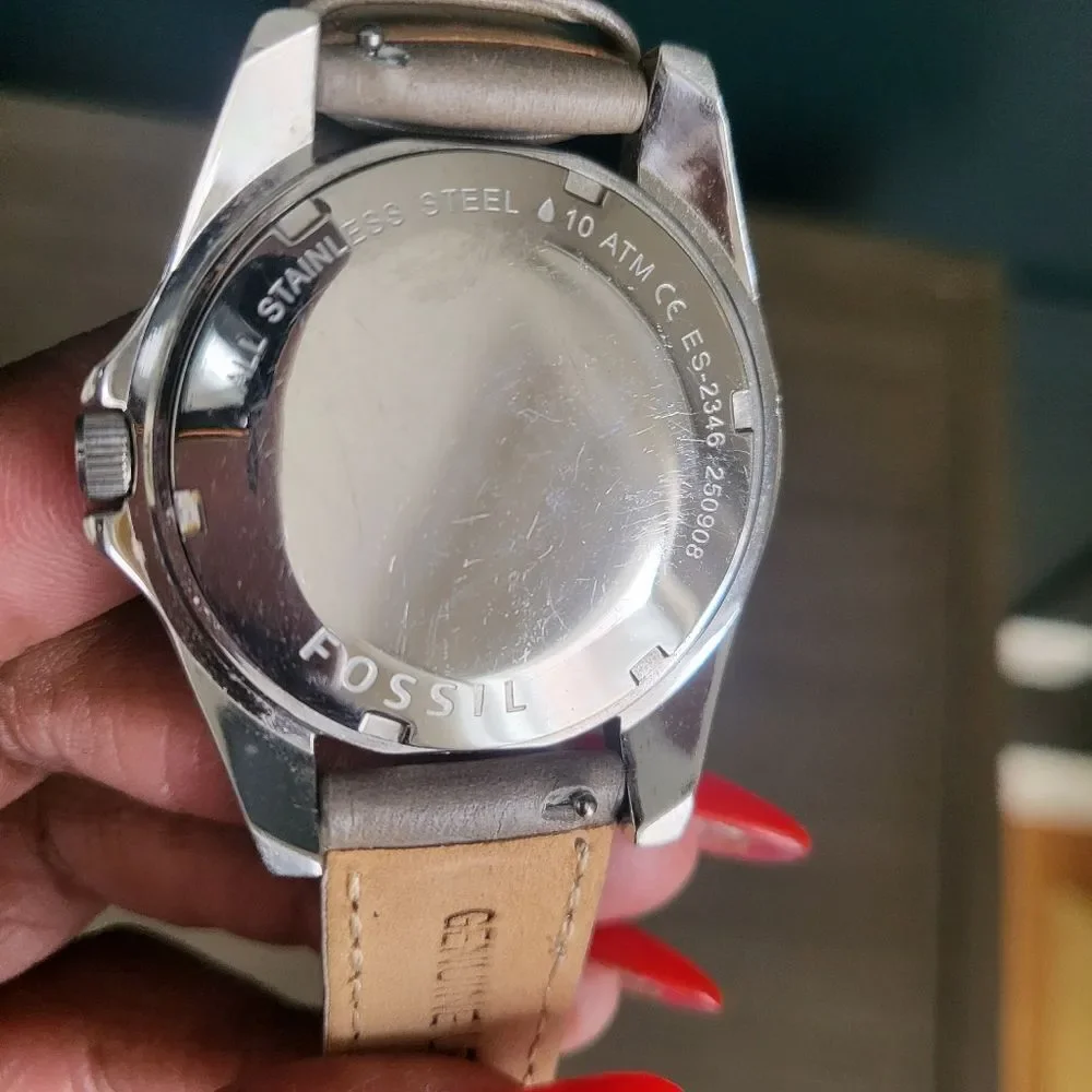 FOSSIL Gray ANALOG LEATHER 18MM Watch Rhinestones ESS-132 Silver
